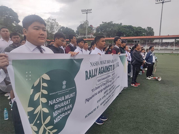Nasha Mukht Bharat Abhiyan walk organised in Aizawl (Photo/ANI) 