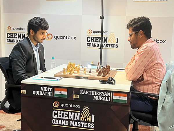 Vidit Gujrathi & Karthikeyan Murali during Masters Round 7 of the Chennai Grand Masters (Photo: MGD1)