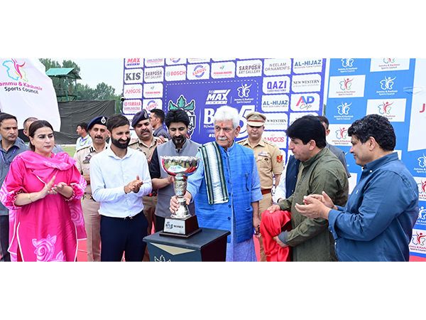 Jammu and Kashmir Lieutenant Governor Manoj Sinha unveiling Bijbehara Premier League trophy (Photo: X/@OfficeOfLGJandK)