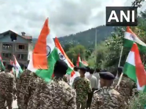  Personnel of CRPF's 33 Battalion hold Tiranga rally with school students in Bhaderwah, Jammu & Kashmir (Photo/ANI)
