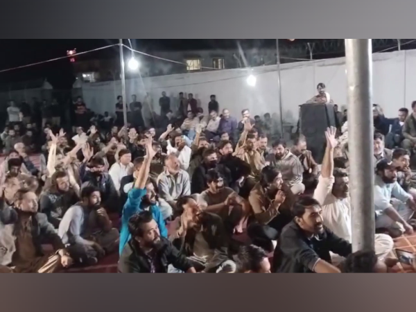 Hunza traders staging a sit-in protest, bringing cross-border movement in the Pakistan-occupied Gilgit-Baltistan region to a halt on the 17th consecutive day (Photo/TNN)