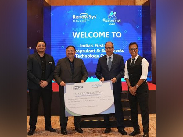 L-R: Kayan Kalthia (Executive, Kosol Energie); Kalpesh Kalthia (Chairman &MD, Kosol Energie); Avinash Hiranandani (VC & MD, RenewSys); Rakesh Singh (CEO, RenewSys)