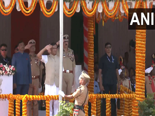  Assam Chief Minister Himanta Biswa Sarma hoisting the Tricolour at Veterinary College Field, Khanapara in Guwahati (Photo/ANI)