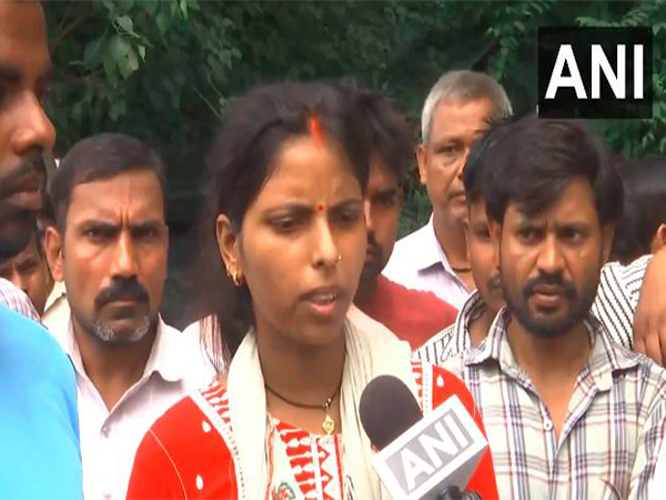 Kiran, sister of Bikshu Lal who died after being allegedly hit by a speeding vehicle. (Photo/ANI)