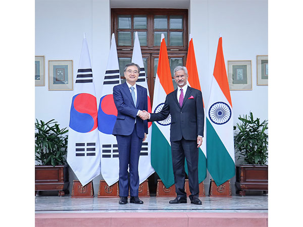 External Affairs Minister S Jaishankar with South Korea Foreign Minister Cho Hyun (Image: X/ @DrSJaishankar)
