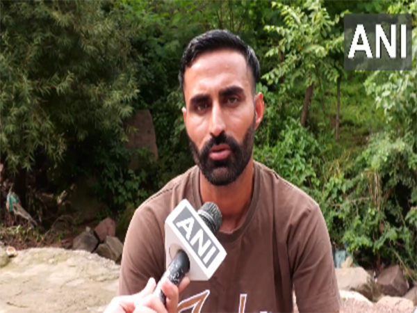 Mandeep Saini, appeals to government to find his wife and mother (Photo/ANI)