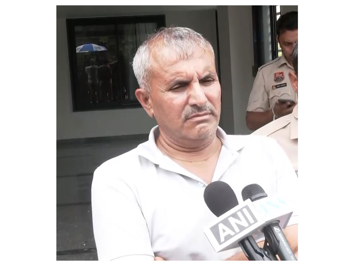 Elvish Yadav father Ram Avtar Yadav (Photo: ANI)