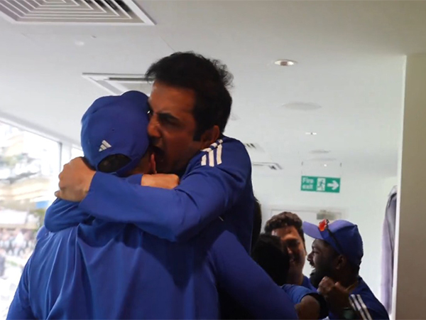 India head coach Gambhir embracing bowling coach Morne Morkel (Photo: BCCI)