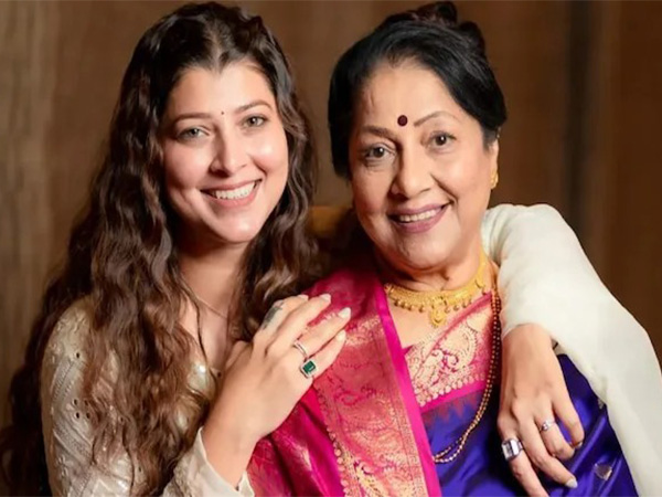 Jyoti Chandekar, Tejaswini Pandit (Photo Credit: Instagram/@Tejaswwini)