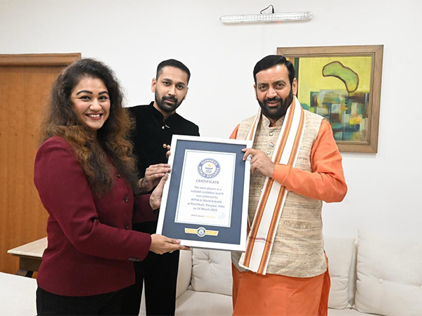 HIPSA presents Guinness world record certificate for Kabaddi to Haryana CM Saini