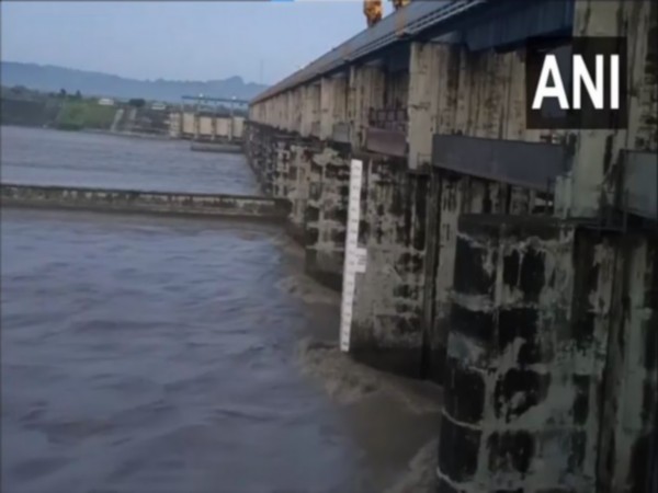 All 18 gates of Hathinikund Barrage opened (Photo/ANI)