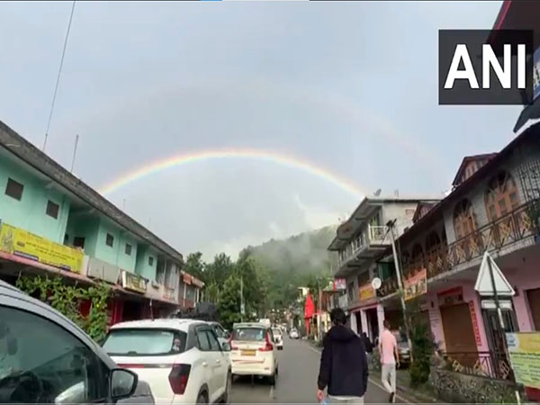 Traffic held up near Bajoura Check Post after the Highway blockage (Phoot/ANI)