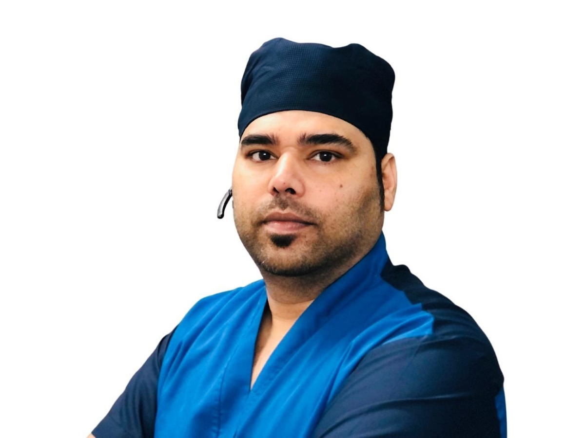 Dr. R.K. Singh Successfully Performs High-Risk Bariatric Surgery on 165 kg Patient