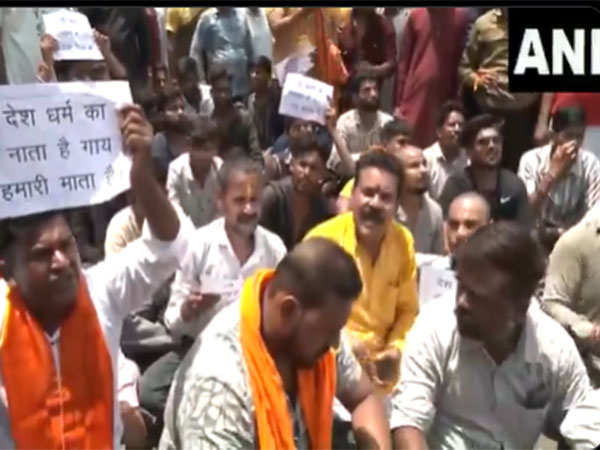 Bajrang Dal activists holding protest in Bhopal (Photo/ANI)