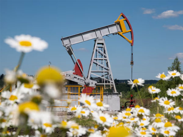 A view shows an oil pump jack outside Almetyevsk, in the Republic of Tatarstan, Russia (Image/Reuters)