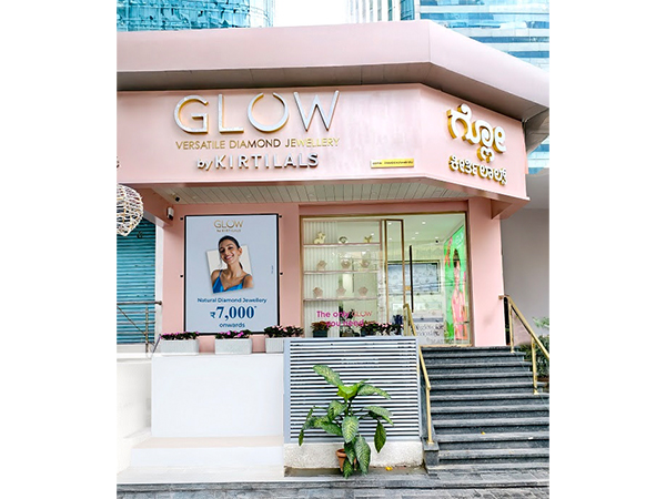 Glow by Kirtilals Jayanagar showroom at Bengaluru