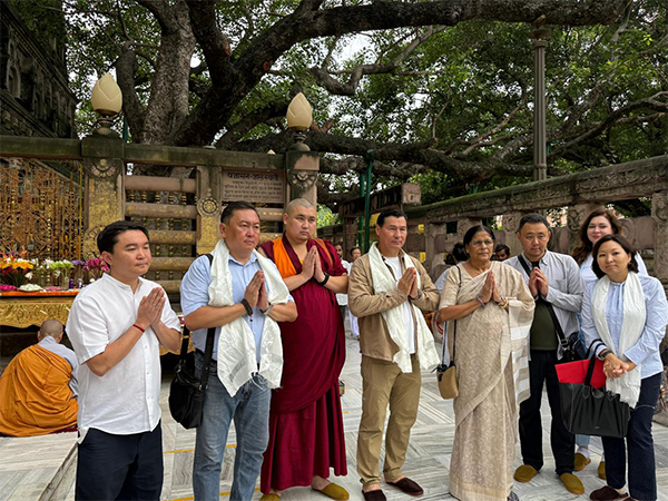 Russian delegation at Mahabodhi Mahavihara (Photo/BTMC)