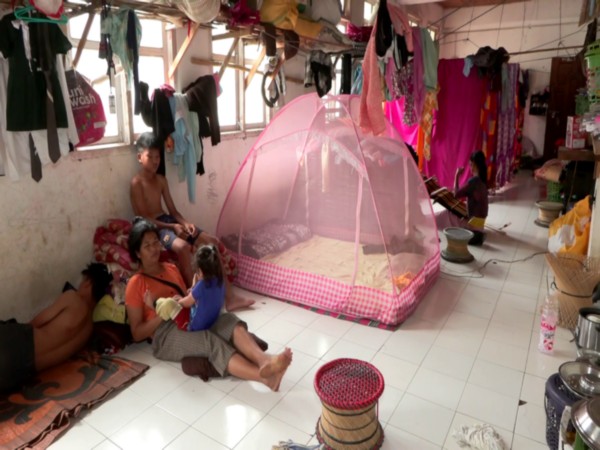 People displaced during Manipur ethnic conflict living in temporary camps (Photo/ANI)