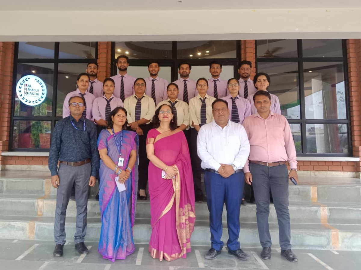 LBSGOI Students Shine in Placement Drive – 13 Students Selected by Smart Data
