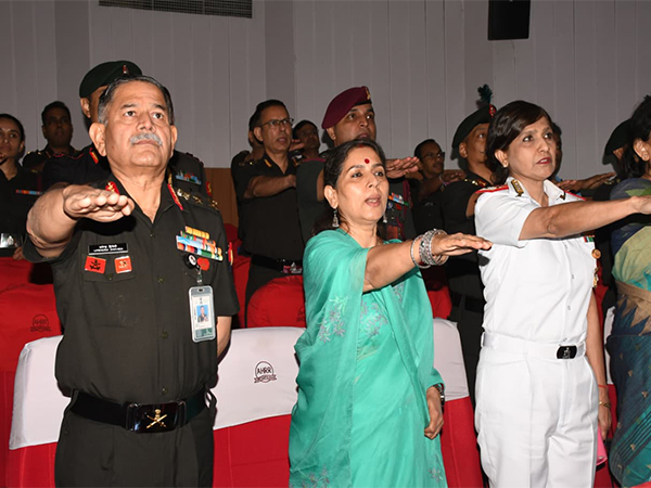 COAS General Upendra Dwivedi, AWWA President pledge organ donation. (Photo/Ministry of Defence PIB)