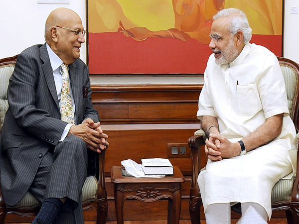 PM Modi and Swaraj Paul (File Photo/ X@NarendraModi)