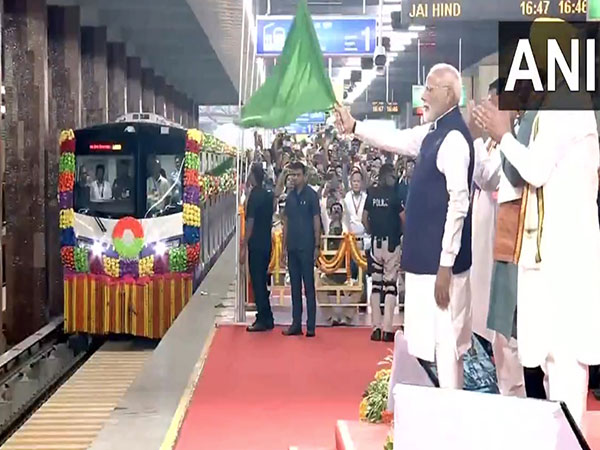PM Narendra Modi inaugurates various metro railway projects in Kolkata.  (Photo/ANI)