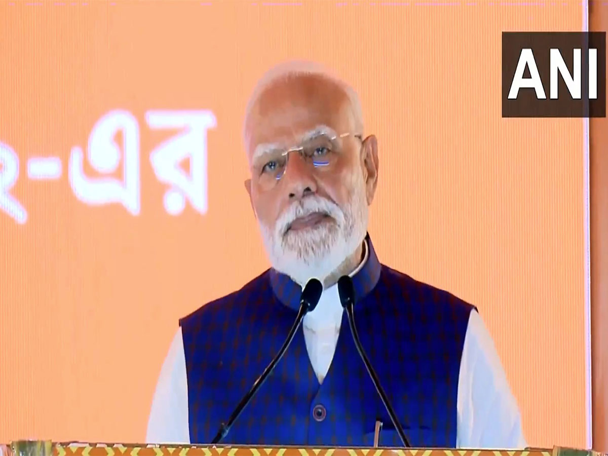 Prime Minister Narendra Modi inaugurates multiple metro railway projects in Kolkata on Friday. (Photo/ANI)