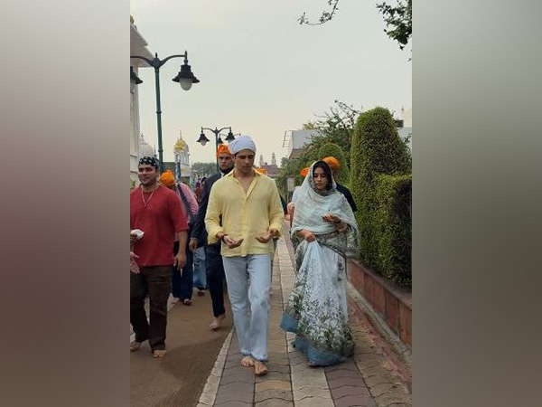 Actors Sidharth Malhotra and Janhvi Kapoor (Image source: Param Sundari team)