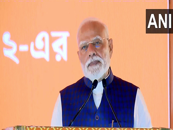 Prime Minister Narendra Modi addresses a public meeting in Kolkata. (Photo/ANI)