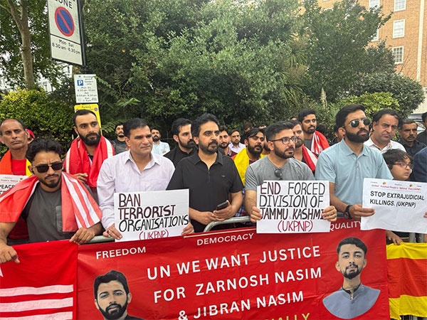 UKPNP holds protest at Pakistan High Commission in London (Image: Sardar Shaukat Ali Kashmiri/ Facebook)