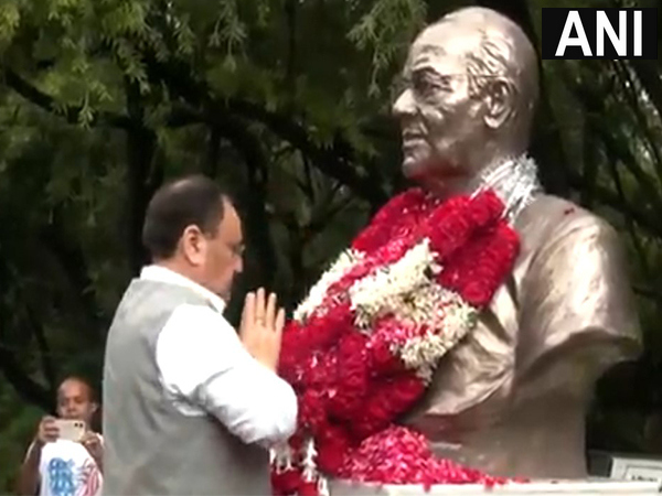 Union Minister pays tribute to Arun Jaitley (Photo: ANI)