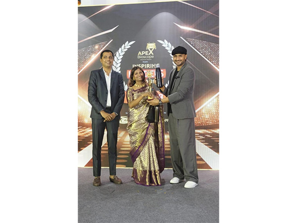 Flask Lady Dr. Urvashi Mittal Receives Inspiring Leaders Award 2025