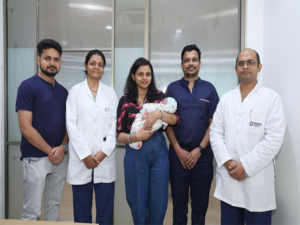 Pregnant woman delivers healthy baby after removing ovarian tumour. (Photo/Maxhospital) 