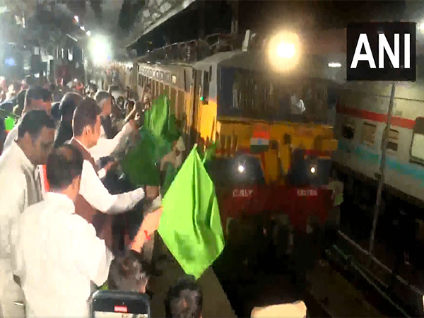 Maharashtra CM flags off Ganpati Special train to Sawantwadi from Chhatrapati Shivaji Maharaj Terminus (Photo/ANI)
