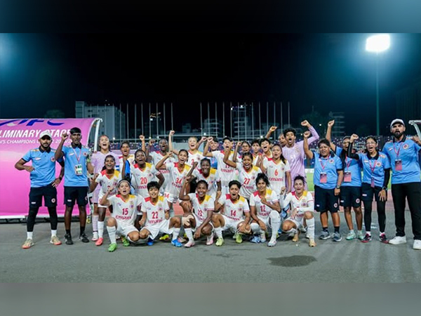 Victorious  East Bengal FC players (Photo: Instagram/@indianfootball)