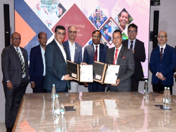 Officials of OIL and BPCL (Photo/OIL)