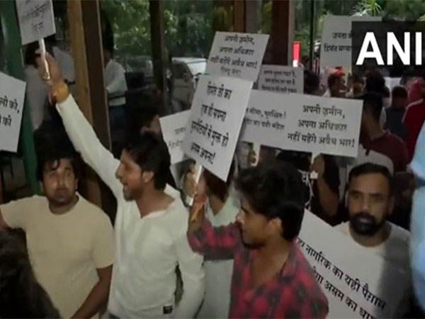 Protesters disrupt Syeda Hameed’s Delhi event over her remark. (Photo/ANI)