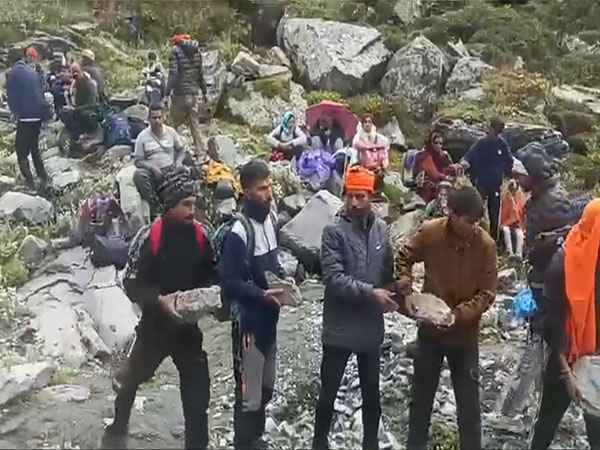 Pilgrims on Manimahesh trek. (Photo/ANI)