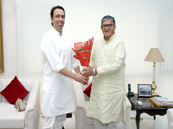 Union Minister Jayant Chaudhary meets Punjab Governor (Photo/DPRUTChandigarh)