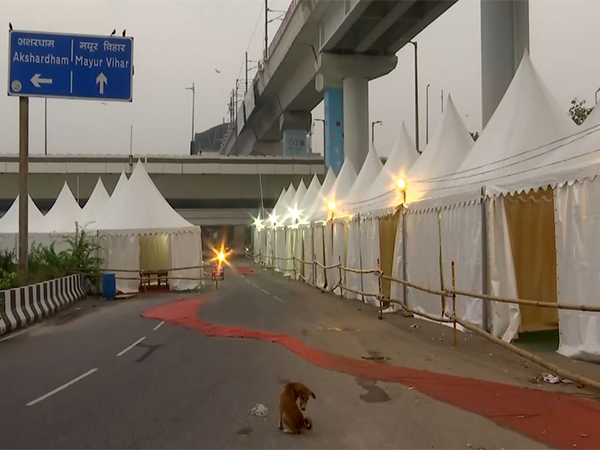 Flood relief camps set up in Delhi's Mayur Vihar as Yamuna river crosses danger level (Photo/ANI)