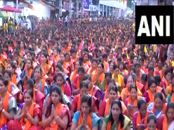 Pune: More than 31 thousand women recite Atharvashirsha at Dagdusheth Ganpati temple. (Photo/ANI)