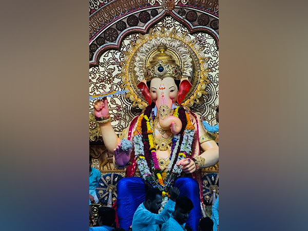 Signify celebrates Ganesh Chaturthi at Lalbaughcha Raja
