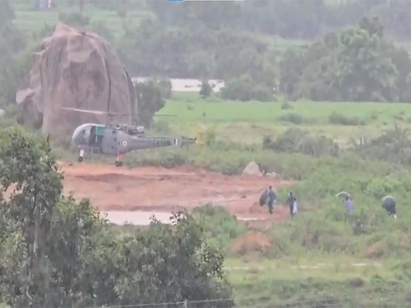 Army Helicopter evacuates stranded people (Photo Source: I&PR Telangana)