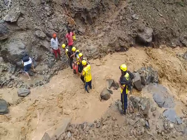 Uttarakhand SDRF team's ongoing rescue (Photo/ANI)