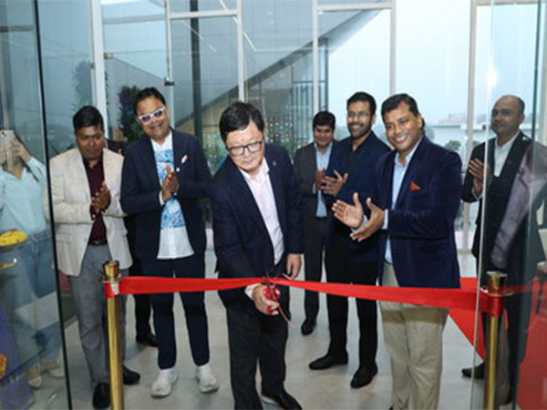 Scott Wang at Raheja District, Vashi NX