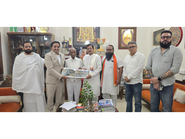 Shri Devendra Brahmachari, Shri Digant Sharma, Shri Mahendra Turakhia, Shri Shripad Naik, Shri Sohan Giri