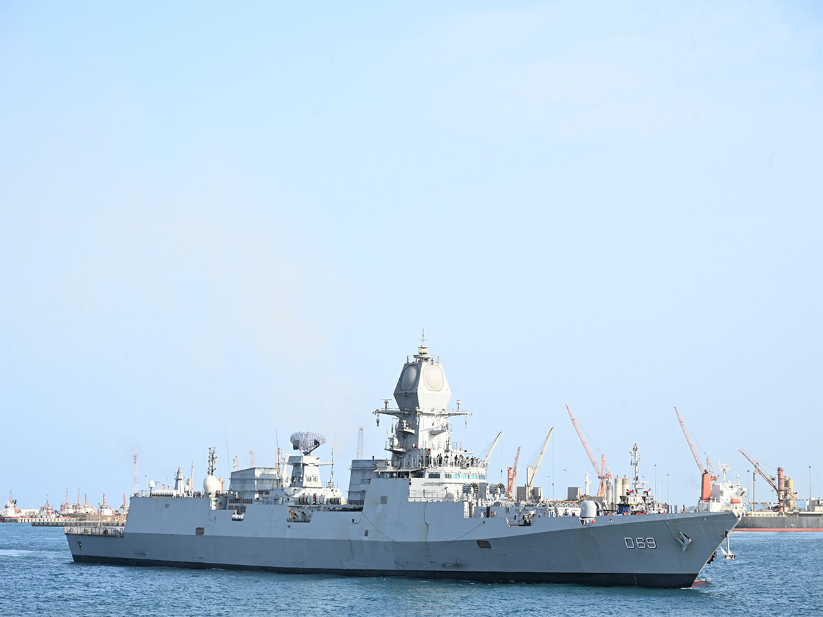 Indian Naval Ships Tamal, Surat arrive at Jeddah (Photo/Ministry of Defence)