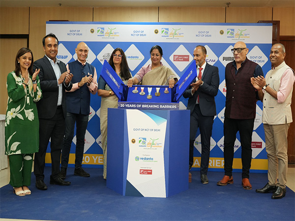 Delhi CM Rekha Gupta with other digniteries at the event(Photo: Delhi Half Marathon)