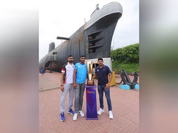 PKL players visited INS Kursura. (Photo: PKL)