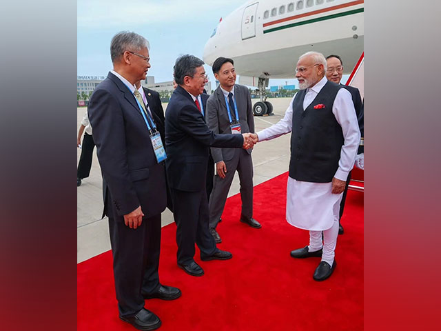 Chinese Ambassador to India Xu Feihong welcoming PM Modi as he arrives in Tianjin (Photo : X/@China_Amb_India)